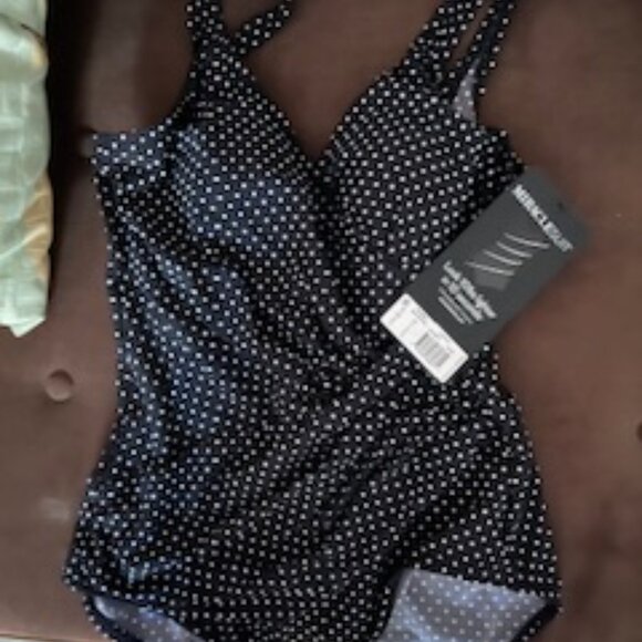 Miraclesuit Oceanus Pin Dot One Piece Swimsuit NWT size 12 - Picture 2 of 3